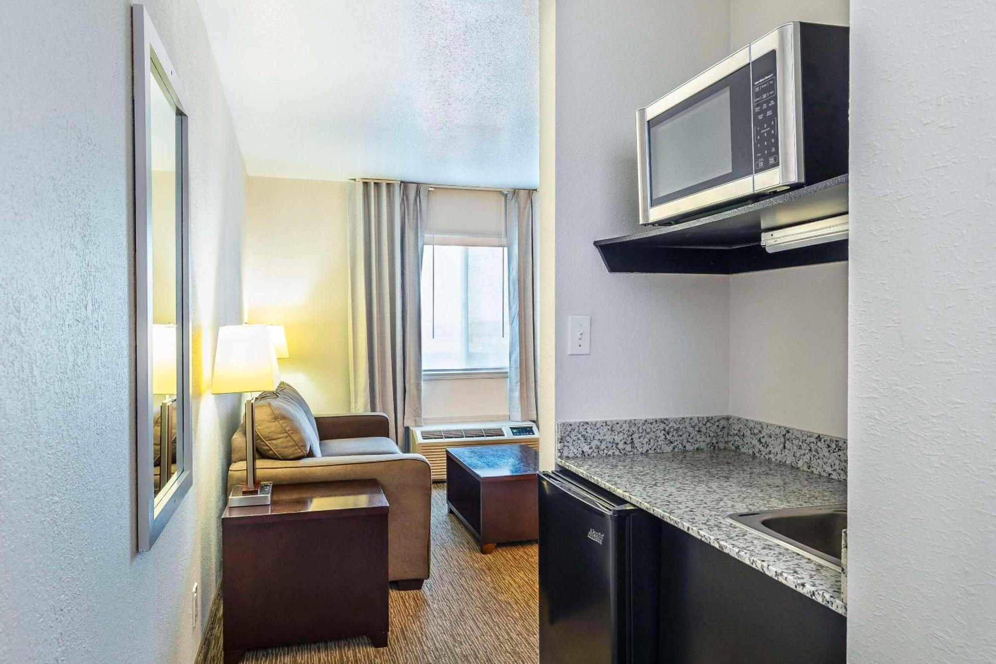 Comfort Inn & Suites Йорктън Екстериор снимка
