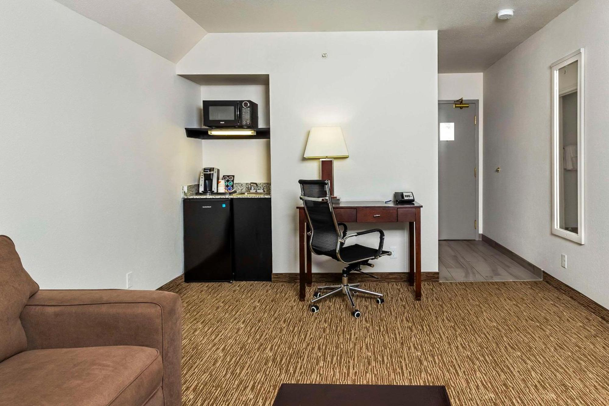 Comfort Inn & Suites Йорктън Екстериор снимка