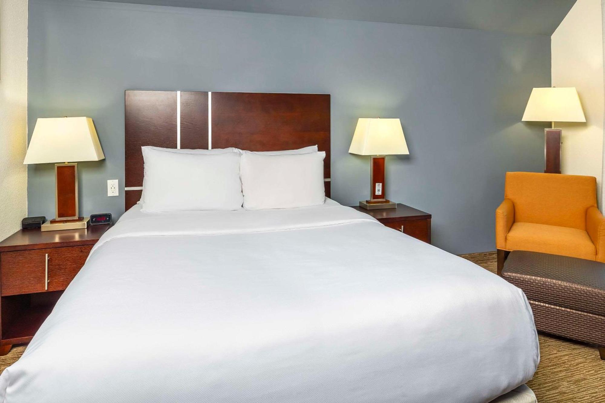 Comfort Inn & Suites Йорктън Екстериор снимка