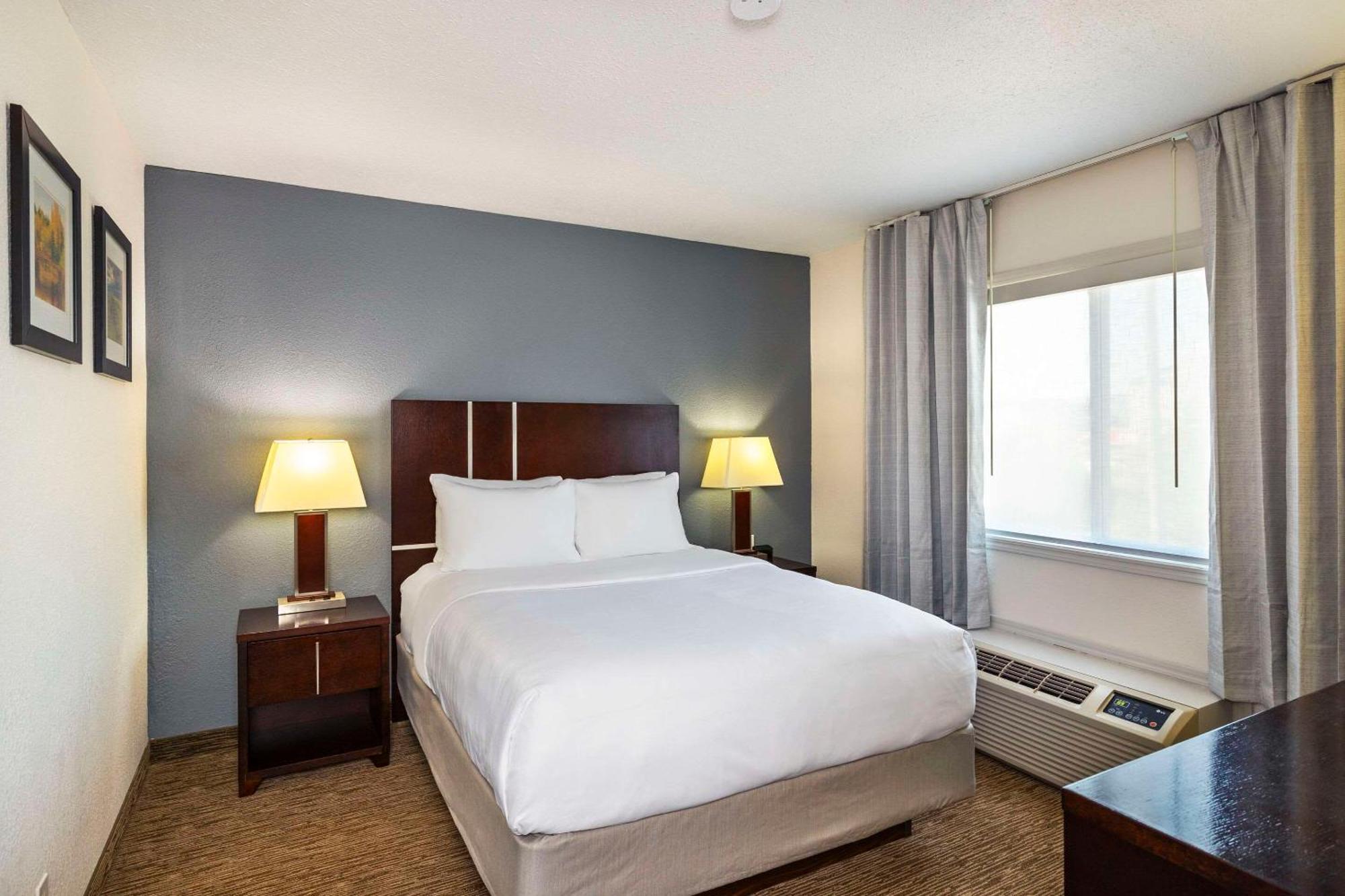 Comfort Inn & Suites Йорктън Екстериор снимка