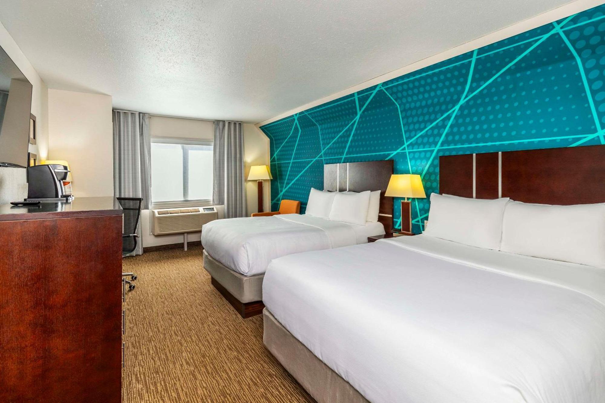 Comfort Inn & Suites Йорктън Екстериор снимка