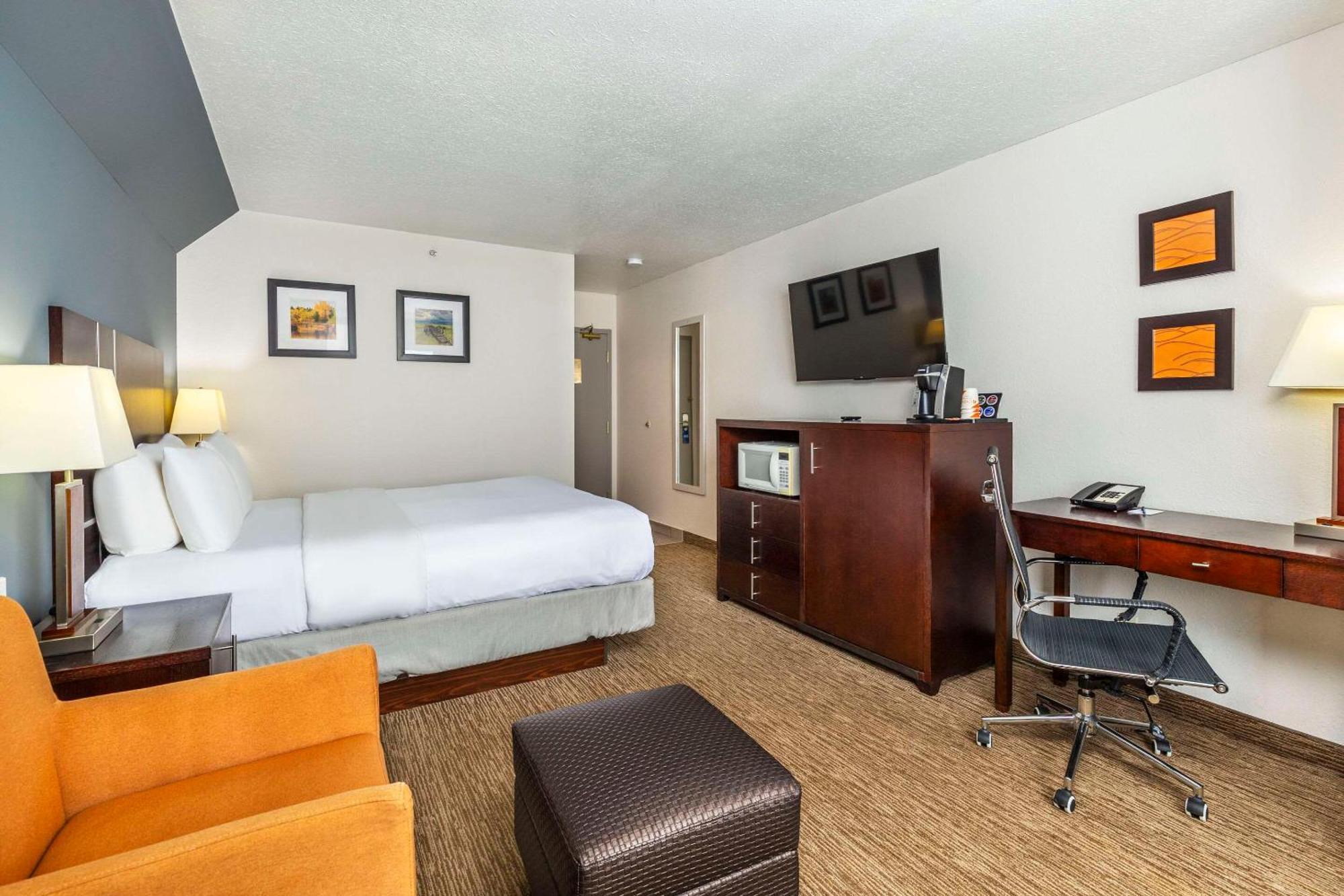 Comfort Inn & Suites Йорктън Екстериор снимка
