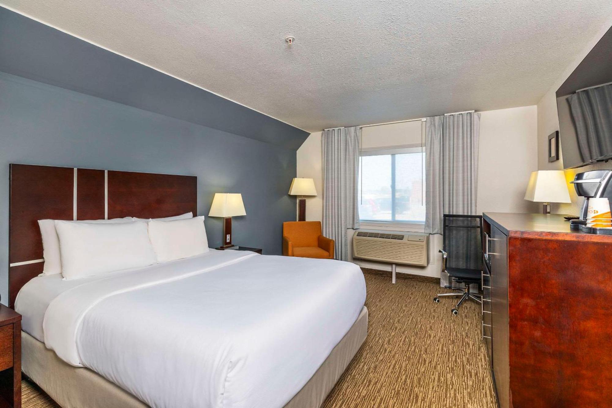 Comfort Inn & Suites Йорктън Екстериор снимка