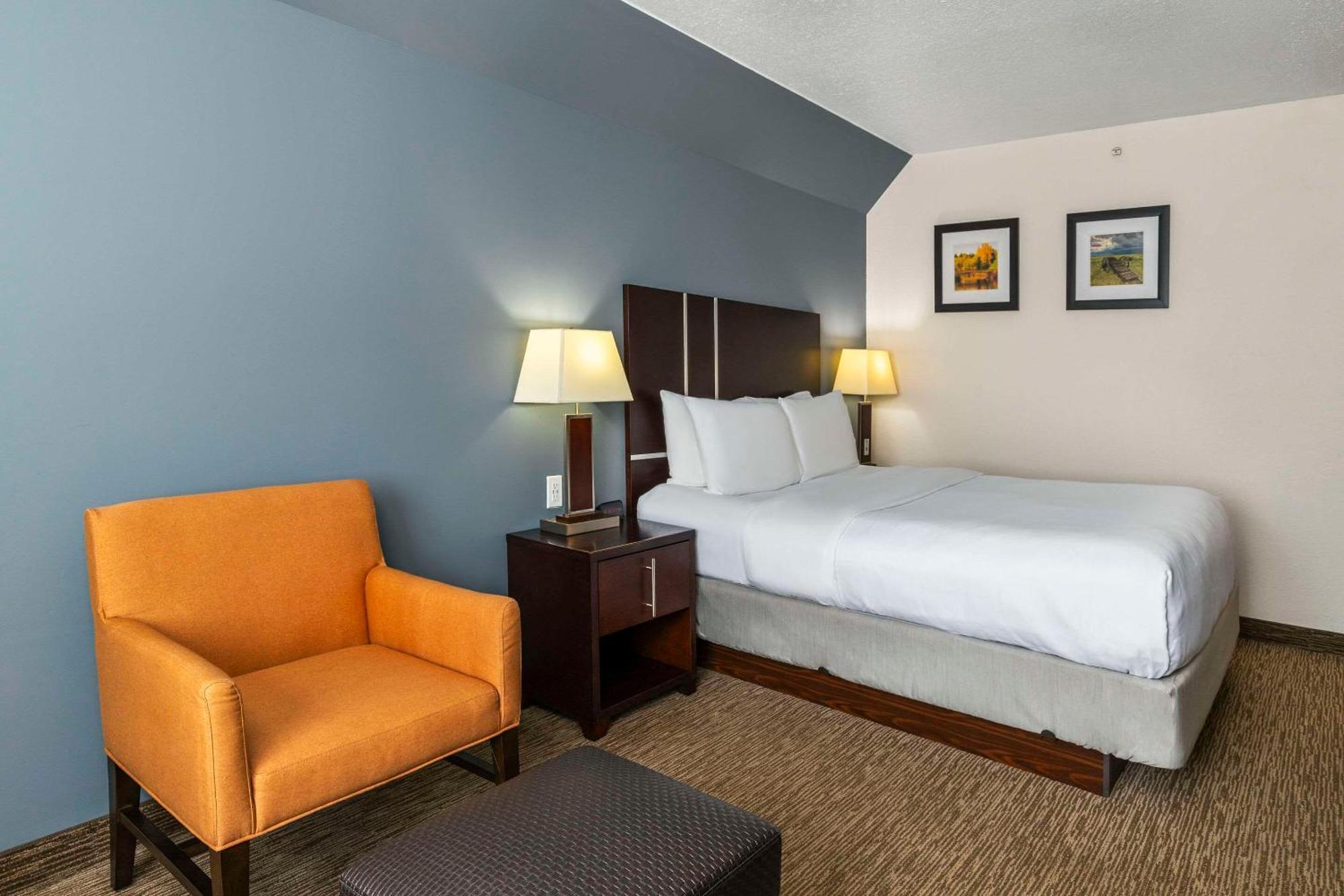 Comfort Inn & Suites Йорктън Екстериор снимка
