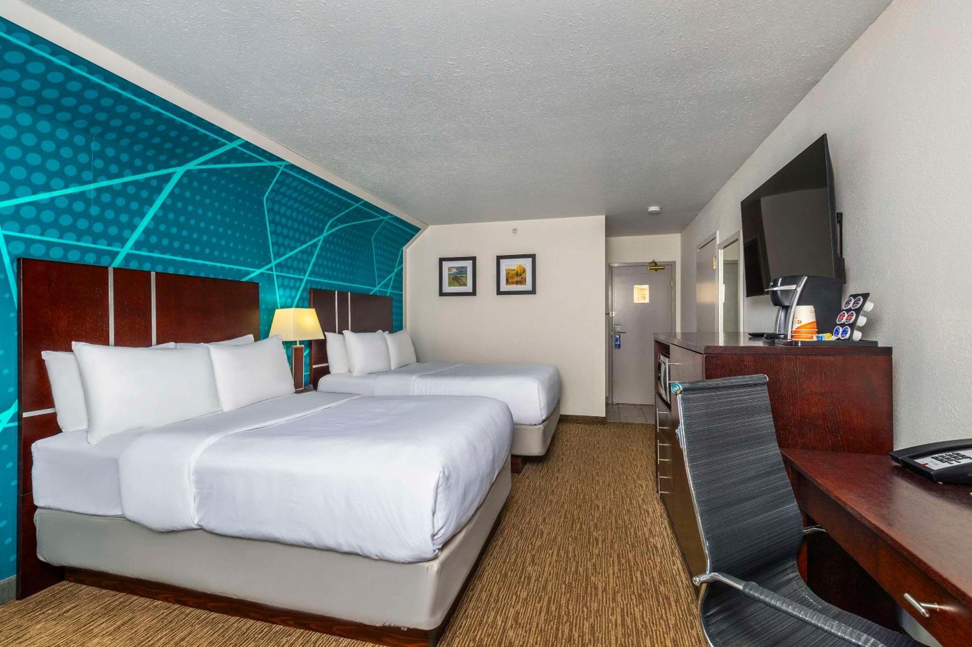 Comfort Inn & Suites Йорктън Екстериор снимка