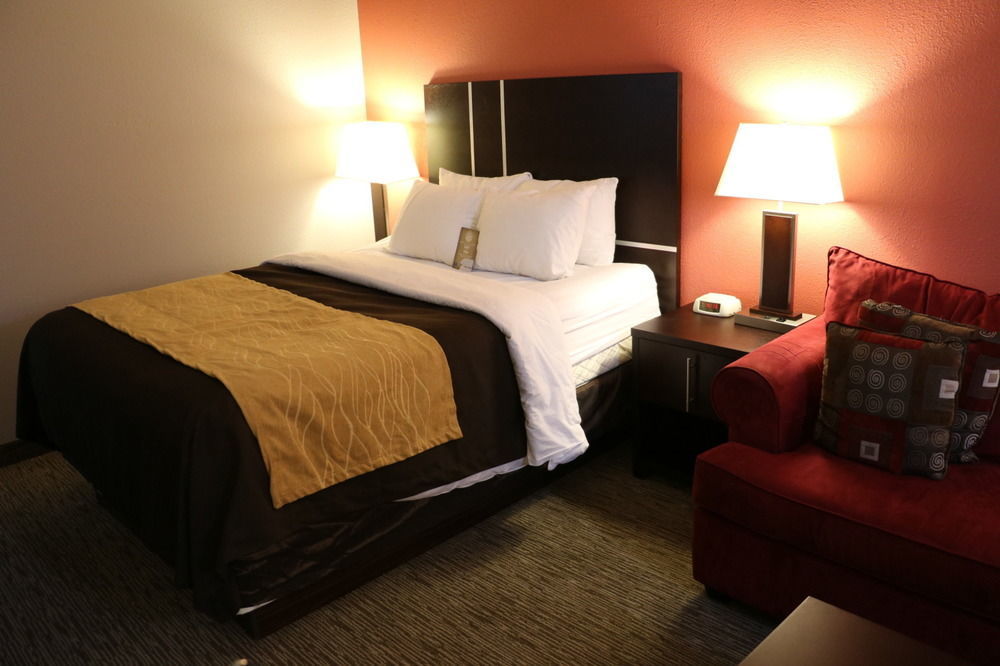 Comfort Inn & Suites Йорктън Екстериор снимка