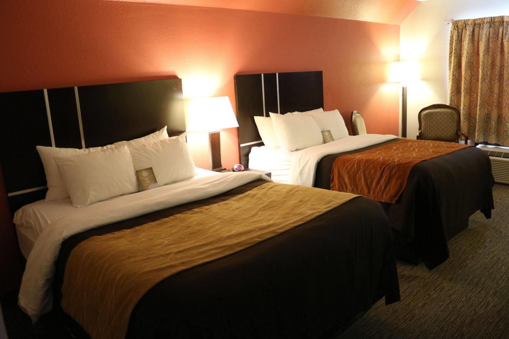 Comfort Inn & Suites Йорктън Екстериор снимка